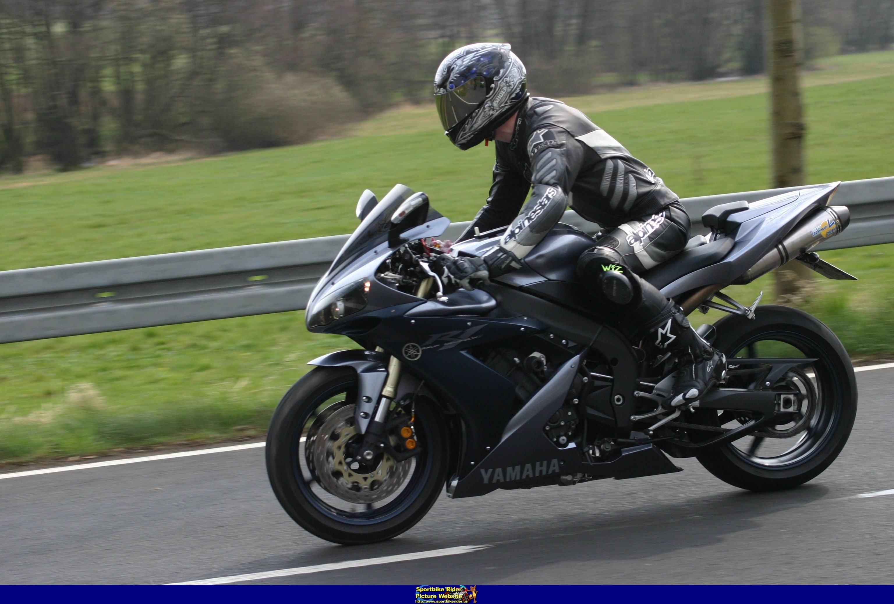 Afam Kit Catena Di Moto In Acciaio Per YAMAHA YZF 1000 R1 (2004-2005) - Pignone, Corona E Catena, Lavorazione CNC