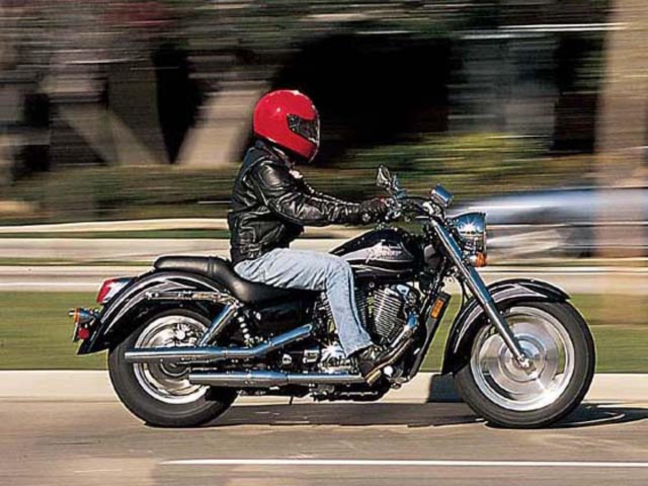 Honda Honda Shadow Sabre - Moto.ZombDrive.COM