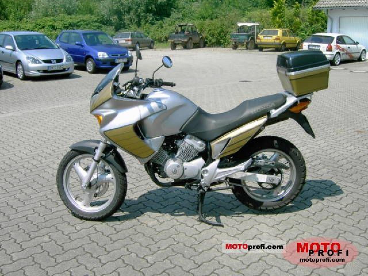 Vendu ! Honda 125 Varadero - 2400€ : à découvrir chez Chambourcy Motos 78