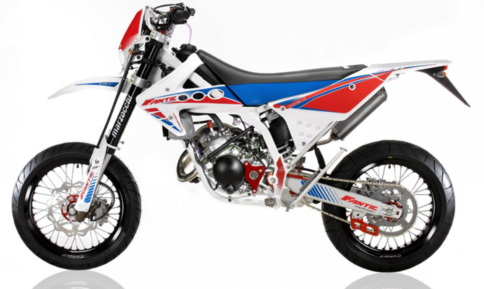 Confronto Tra Moto Fantic XM 50 Performance 2025 VS. Beta RR Motard 2T 50 2025 450232