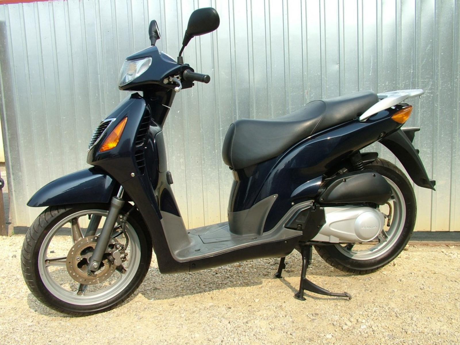 Honda 150 скутер