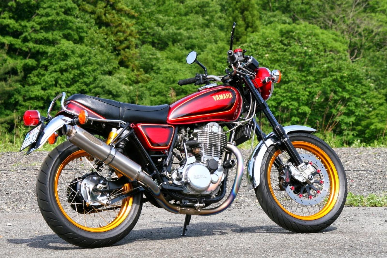 Японский мотоцикл 8. Yamaha sr400 1985. Yamaha sr500 Retro. Мотоцикл Ямаха 1985. Ямаха ср 400 Cafe.
