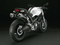 Ducati Monster 696 2011 #9