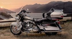 Harley-Davidson CVO Limited #8