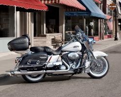 Harley-Davidson FLHRC Road King Classic #3