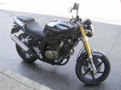 Hyosung GT 250 Naked / GT 250 Comet #2