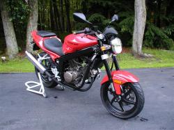 Hyosung GT 250 Naked / GT 250 Comet #5