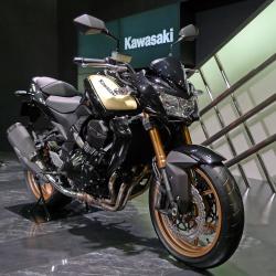 Kawasaki Z750R #9