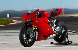 Loving for speed with Ducati 1199 Panigale #8