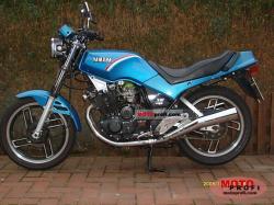 1983 Yamaha XS 400 DOHC (reduced effect)