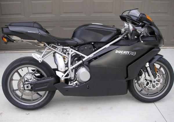Ducati 749 Dark #1