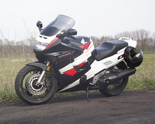 2000 Honda CBR1000F