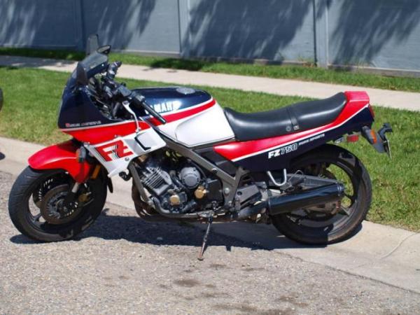 1991 Yamaha FZ 750 (reduced effect)