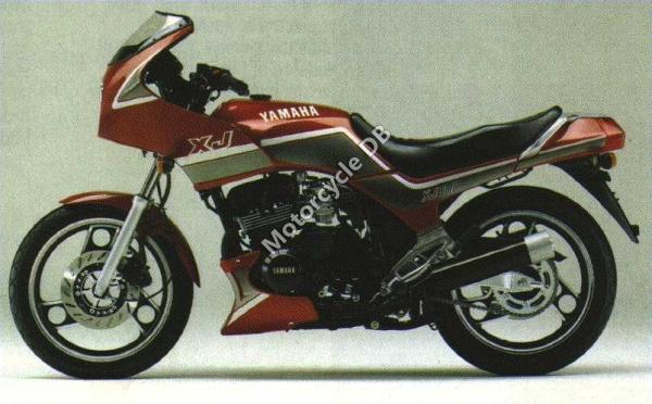 1990 Yamaha XJ 600 (reduced effect)