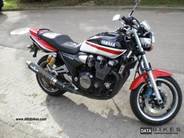 2002 Yamaha XJR 1300