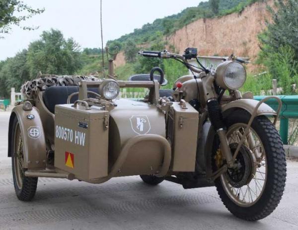 1988 Yangtze 750 (with sidecar)
